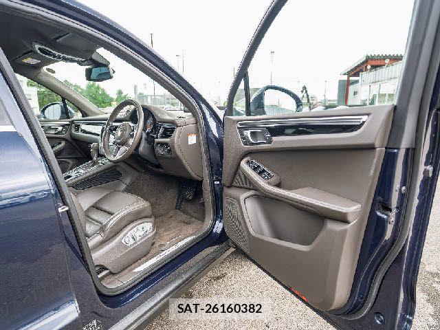 Porsche MACAN 2016-06 8881562-24