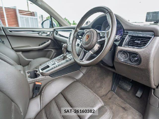 Porsche MACAN 2016-06 8881562-25