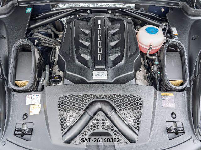 Porsche MACAN 2016-06 8881562-5