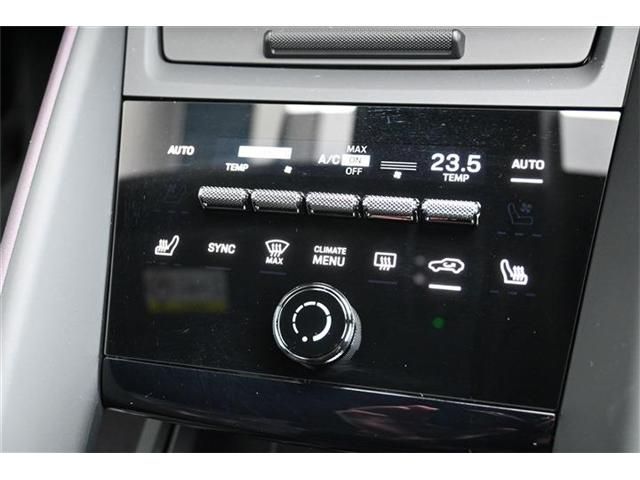 Porsche MACAN 2025-04 3680098-11