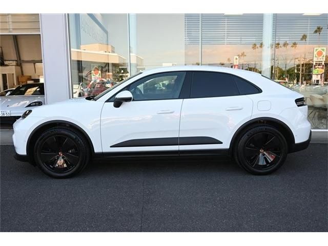 Porsche MACAN 2025-04 3680098-1