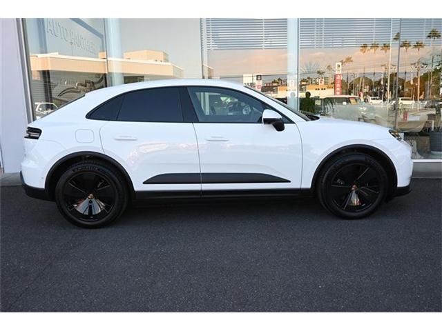 Porsche MACAN 2025-04 3680098-4