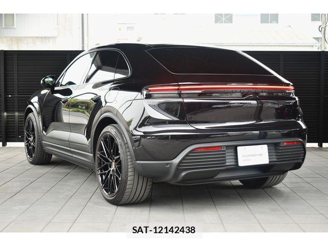 Porsche MACAN 2025-03 6614155-4