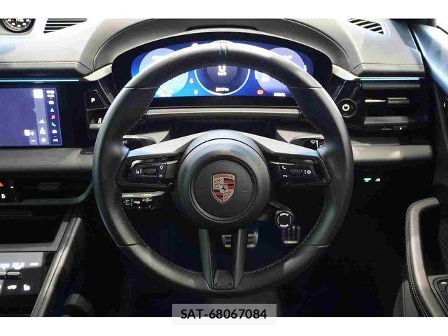 Porsche MACAN 2025-02 8781621-11