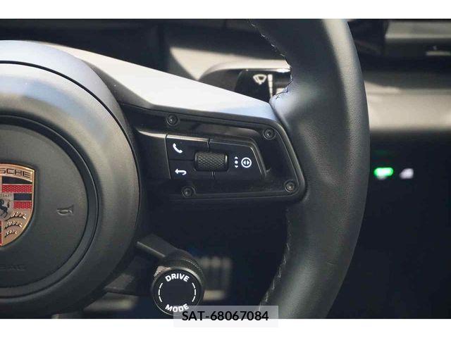 Porsche MACAN 2025-02 8781621-13