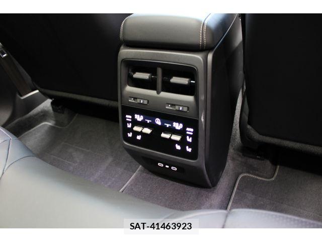 Porsche MACAN 2026-03 8850361-20