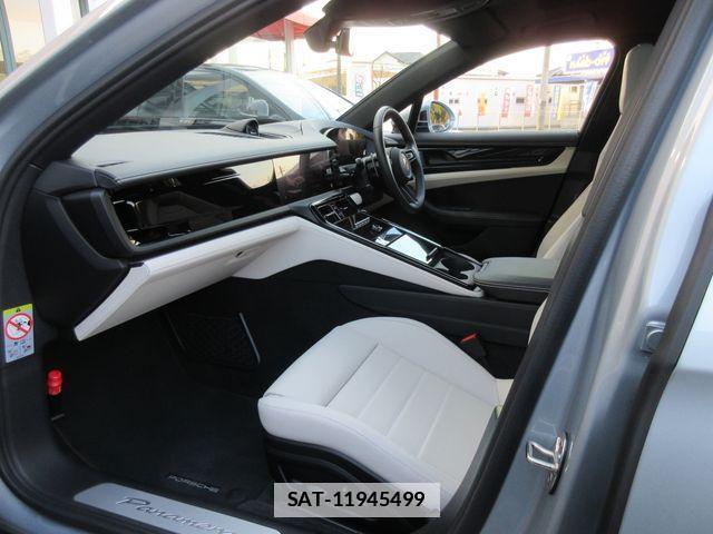 Porsche PANAMERA 2024-05 808343-20