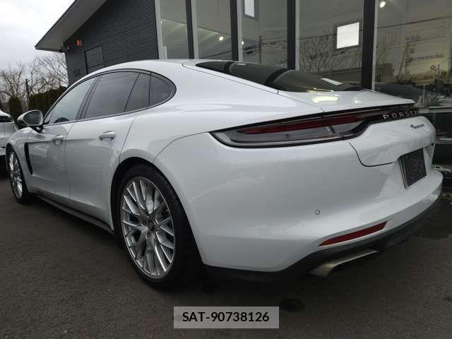 Porsche PANAMERA 2022-03 843337-21