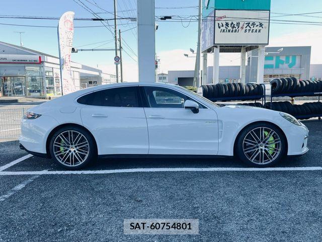 Porsche PANAMERA 2018-03 1093395-8