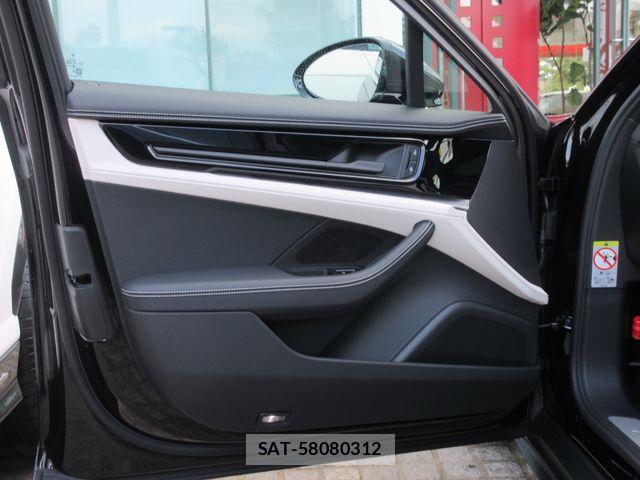 Porsche PANAMERA 2025-06 2401577-16