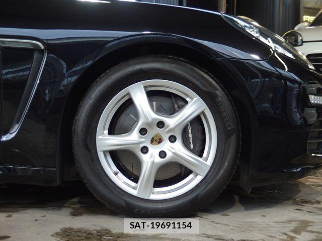 Porsche PANAMERA 2015-03 6016082-10