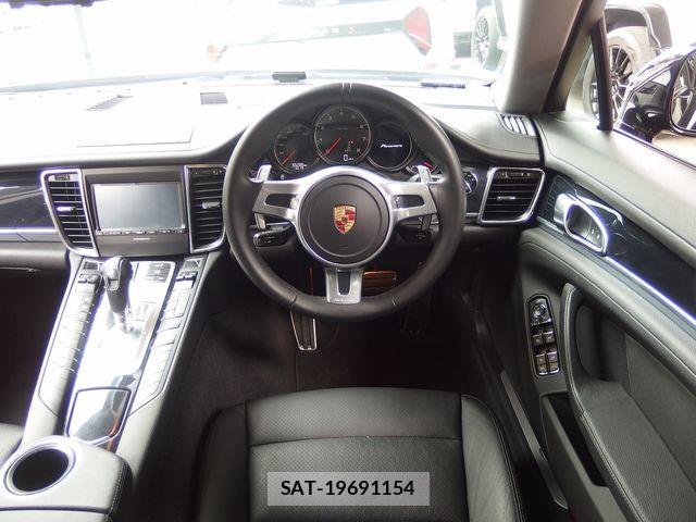 Porsche PANAMERA 2015-03 6016082-14