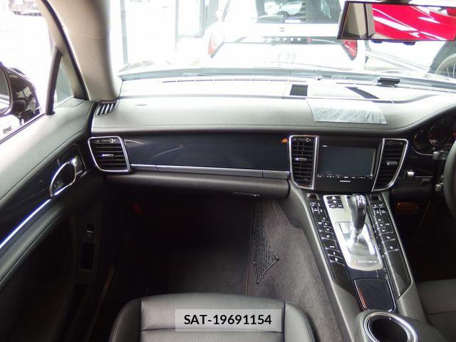 Porsche PANAMERA 2015-03 6016082-18