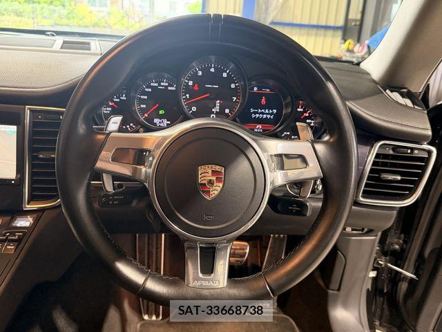 Porsche PANAMERA 2014-07 6677498-11