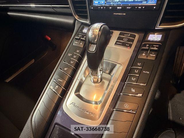 Porsche PANAMERA 2014-07 6677498-14