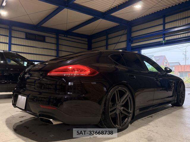 Porsche PANAMERA 2014-07 6677498-7