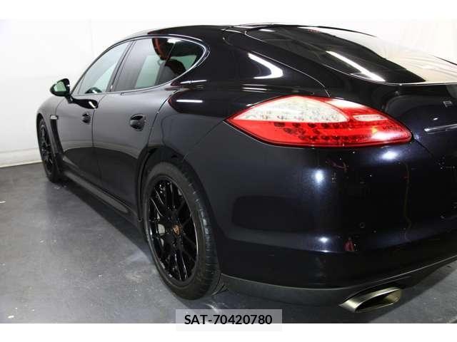 Porsche PANAMERA 2013-07 6677497-17