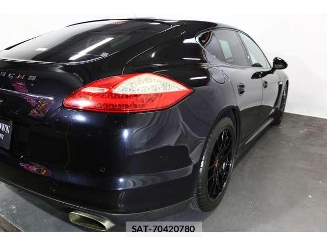 Porsche PANAMERA 2013-07 6677497-18