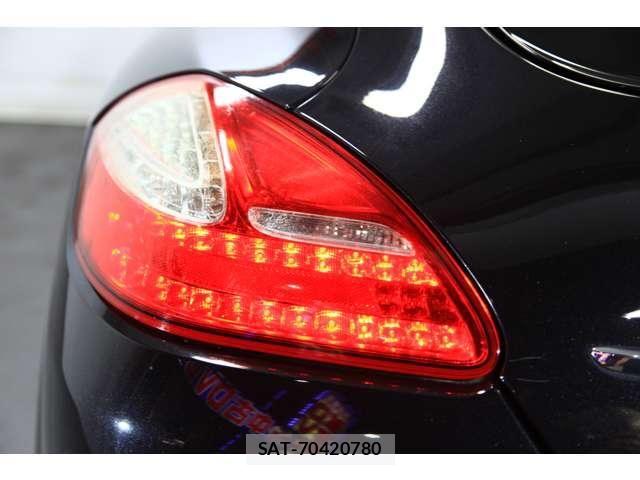 Porsche PANAMERA 2013-07 6677497-19