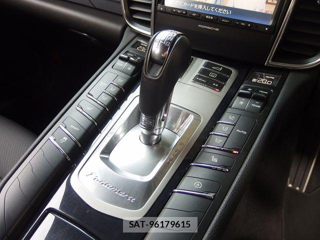 Porsche PANAMERA 2015-03 7329364-25