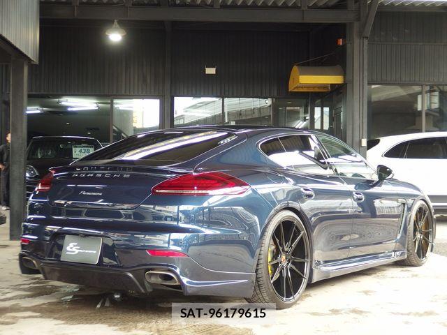 Porsche PANAMERA 2015-03 7329364-2