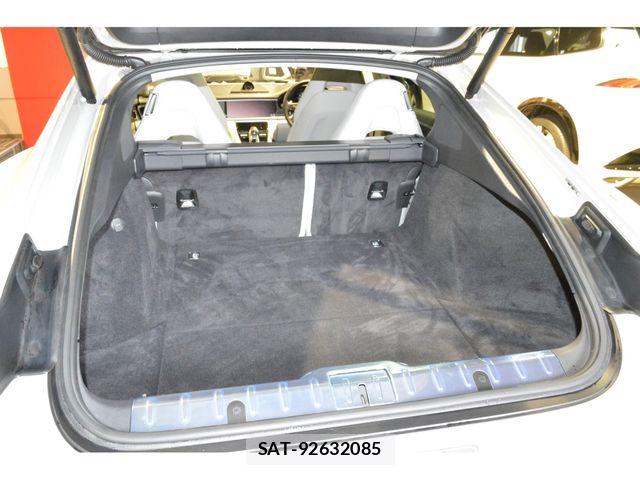 Porsche PANAMERA 2023-09 7329365-7