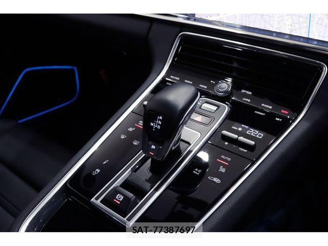 Porsche PANAMERA 2021-08 7329363-12