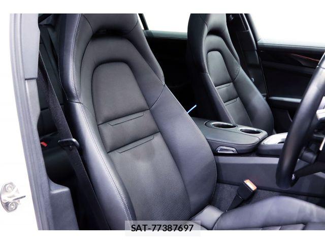 Porsche PANAMERA 2021-08 7329363-2