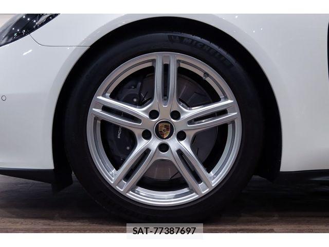 Porsche PANAMERA 2021-08 7329363-3