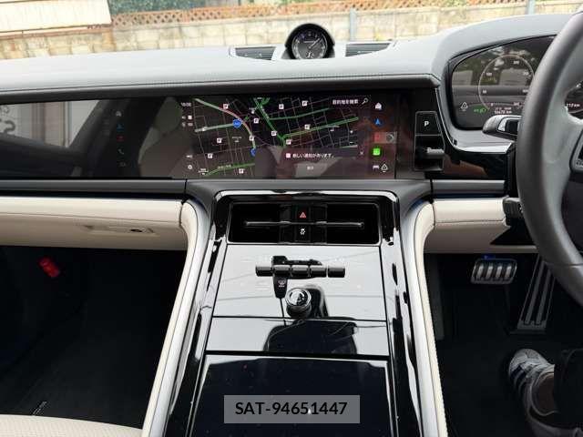 Porsche PANAMERA 2024-12 7359303-11