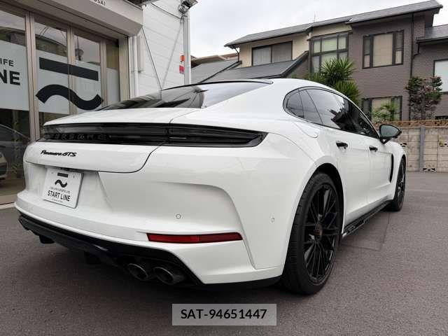 Porsche PANAMERA 2024-12 7359303-13