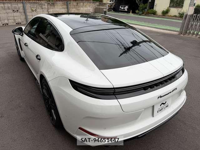 Porsche PANAMERA 2024-12 7359303-14