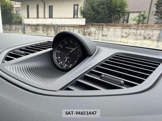 Porsche PANAMERA 2024-12 7359303-3