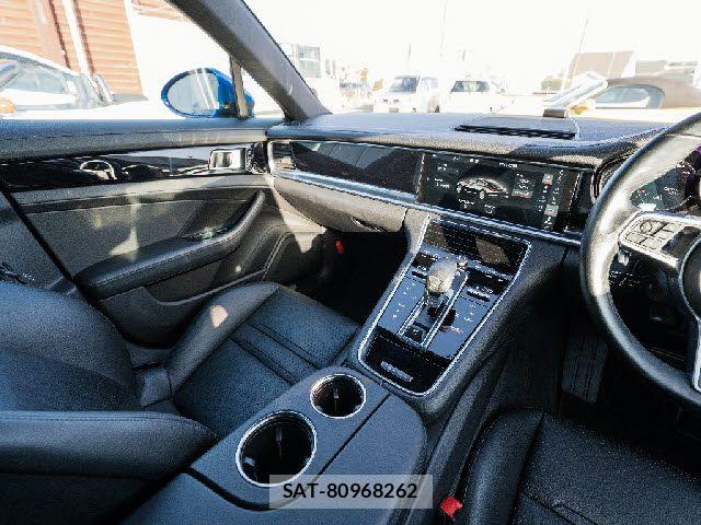 Porsche PANAMERA 2017-09 7456781-25