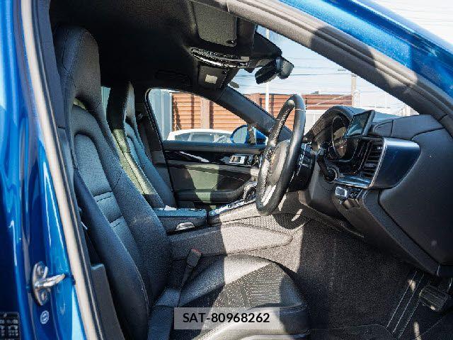 Porsche PANAMERA 2017-09 7456781-3