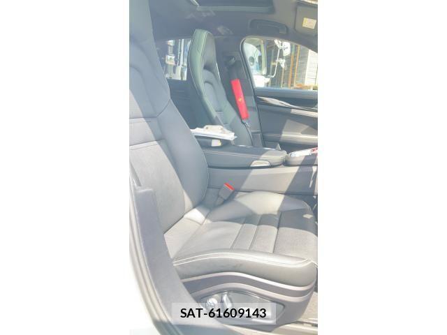 Porsche PANAMERA 2020-07 7619186-18