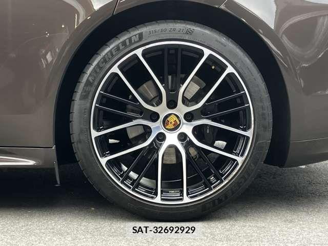Porsche PANAMERA 2022-06 7727216-17