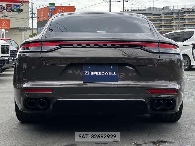 Porsche PANAMERA 2022-06 7727216-2