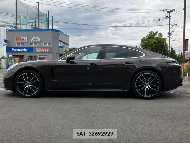 Porsche PANAMERA 2022-06 7727216-5