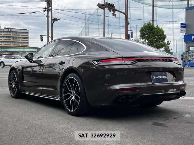 Porsche PANAMERA 2022-06 7727216-7