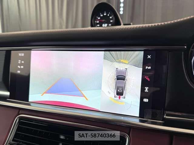 Porsche PANAMERA 2022-06 7878788-17
