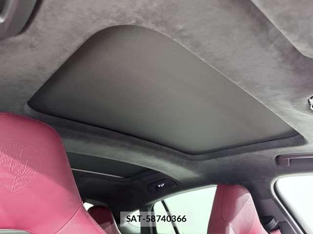Porsche PANAMERA 2022-06 7878788-18