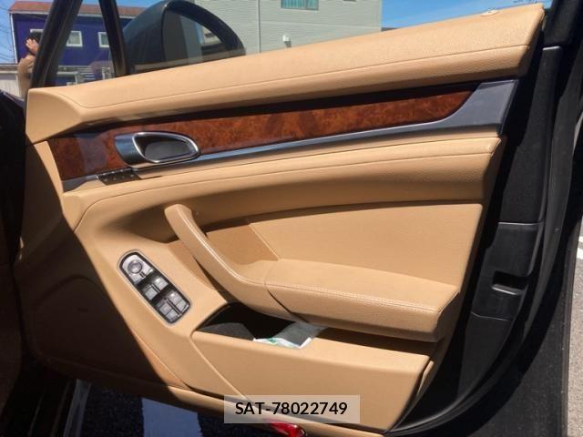 Porsche PANAMERA 2011-02 7980593-4