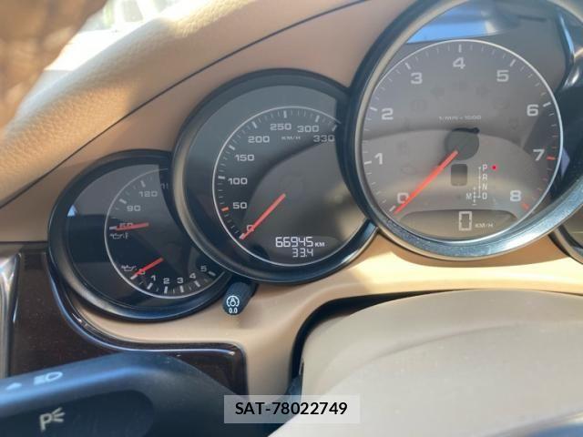 Porsche PANAMERA 2011-02 7980593-7