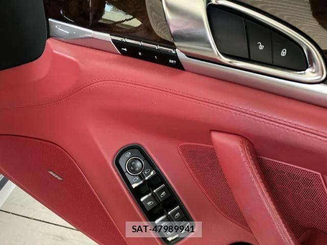Porsche PANAMERA 2015-11 8037614-12
