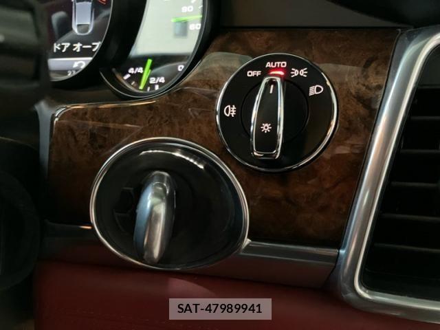 Porsche PANAMERA 2015-11 8037614-17