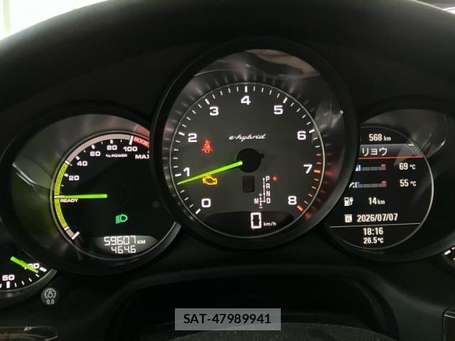 Porsche PANAMERA 2015-11 8037614-18