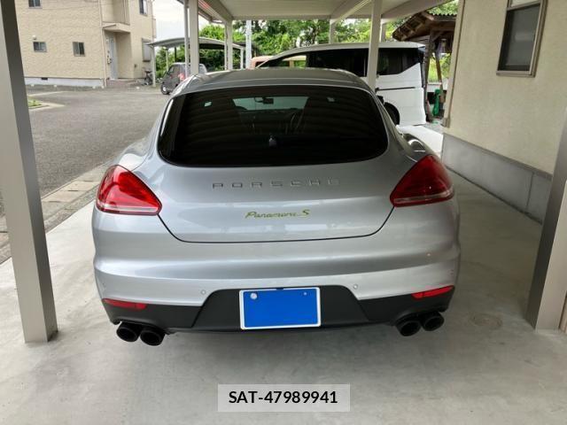 Porsche PANAMERA 2015-11 8037614-1