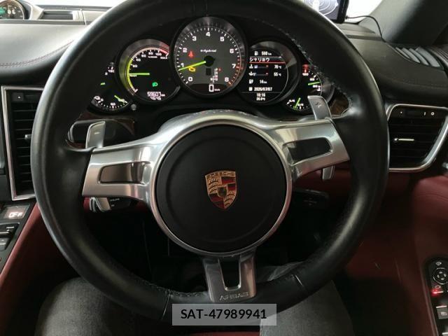 Porsche PANAMERA 2015-11 8037614-24