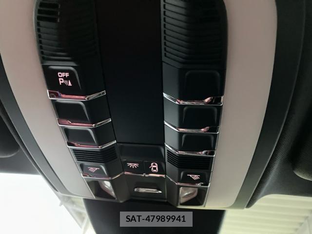 Porsche PANAMERA 2015-11 8037614-26